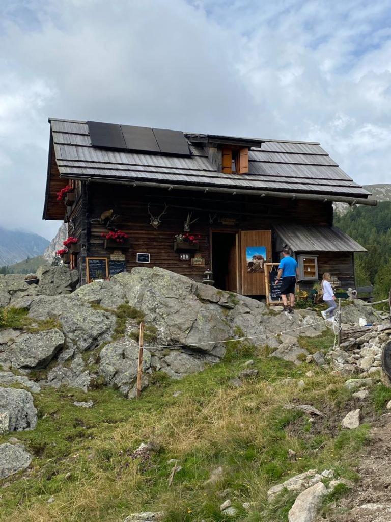 Nocky Mountains Lodge And Apartment Radenthein Exterior foto